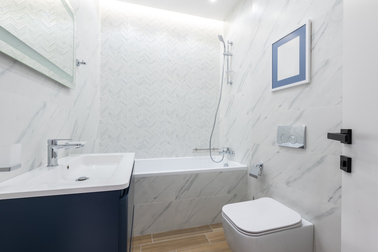 Choosing Your Shower Materials Wisely: Is Porcelain Good for Shower Walls?