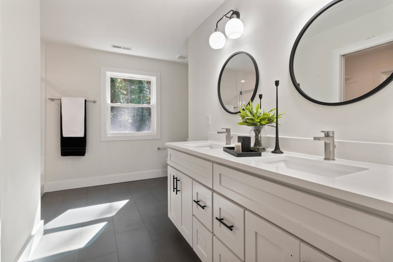 What Is the Best Countertop for Bathroom Vanities? How to Pick the Perfect Countertop Material